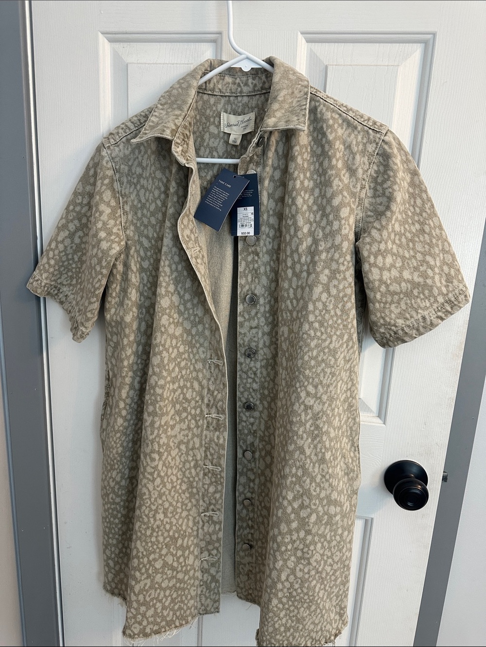 Short-Sleeve Button Shirt Jacket -  dress Beige Animal Print
